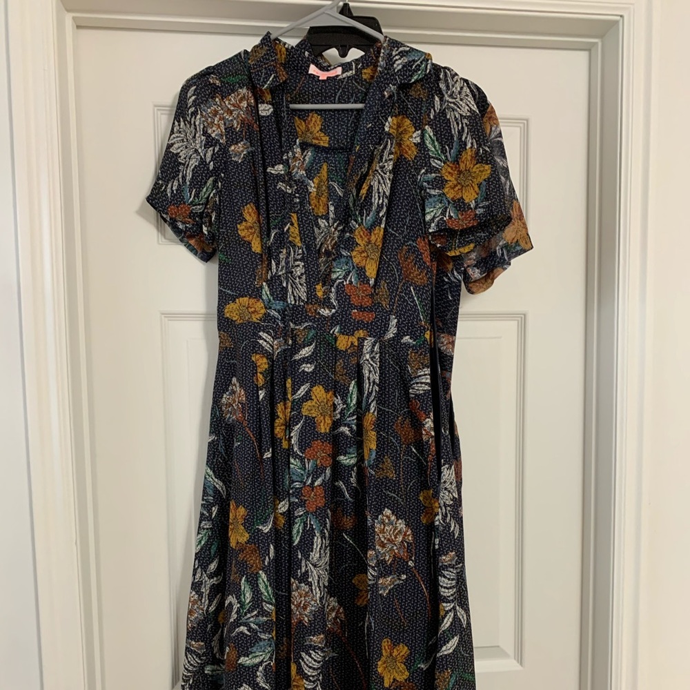 Ivy City Co fall floral dress!